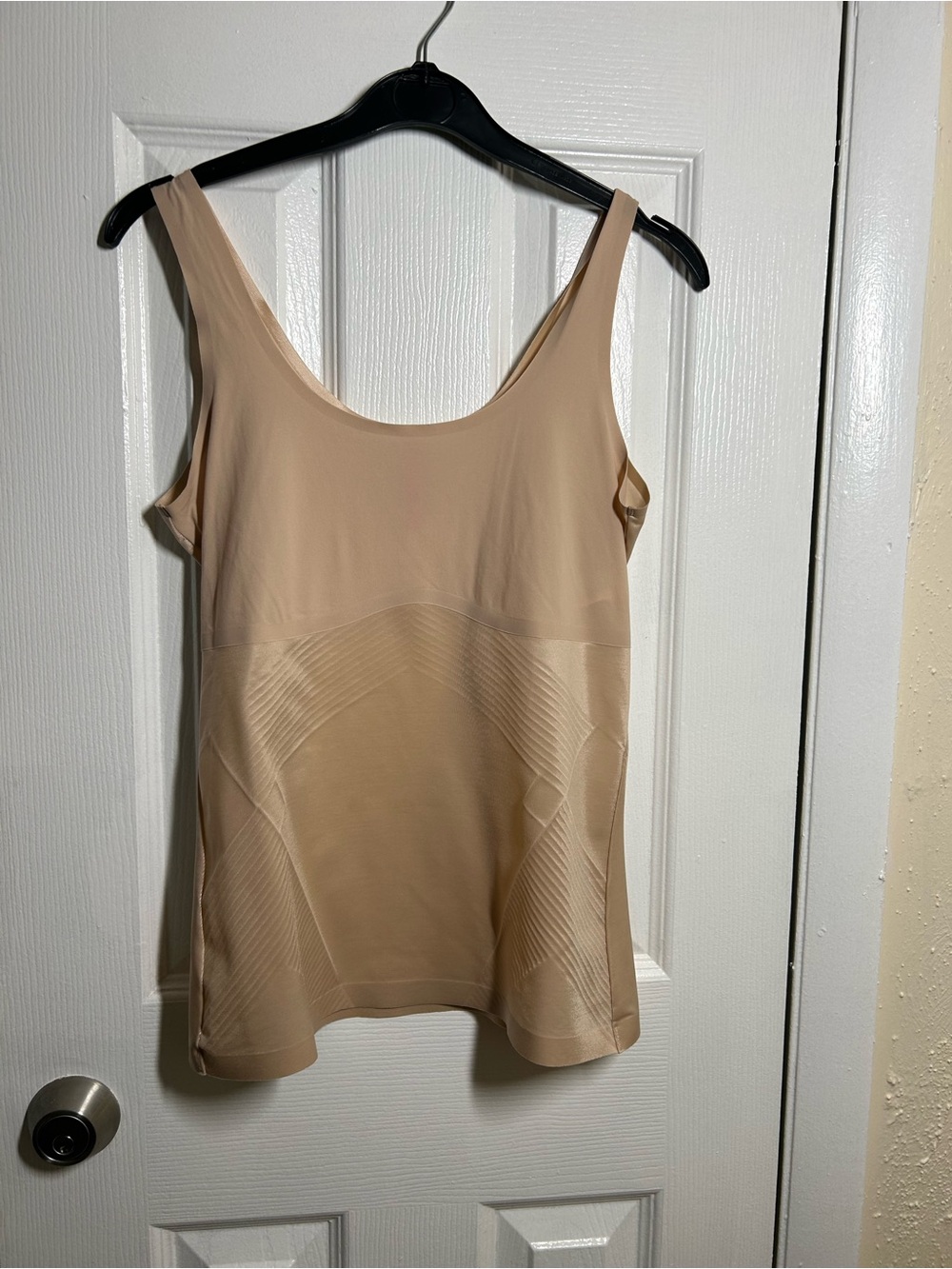 SPANX Nude Seamless Shaping Tank Top 
Women’s Large Beige Sculpt Compression